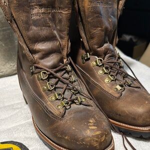 Chippewa men work boots